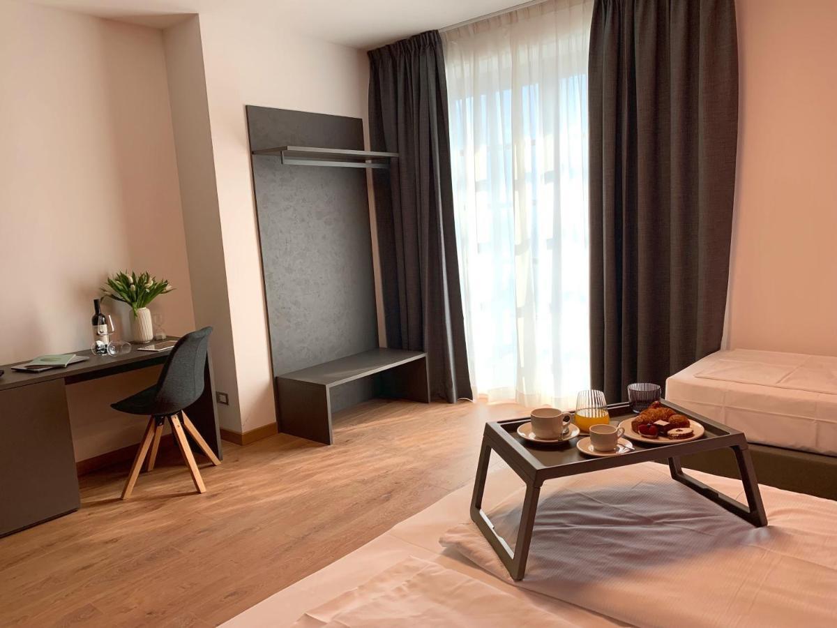 Guest House Le Cassandre Sondrio Exterior foto